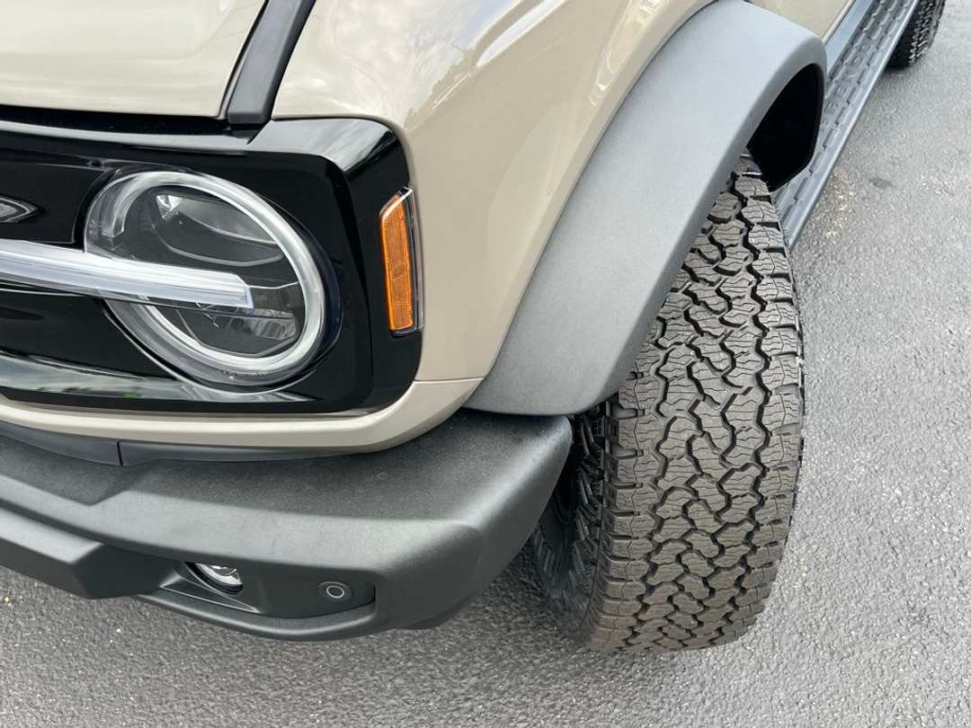 2026 Ford Bronco Outer Banks - Image 3
