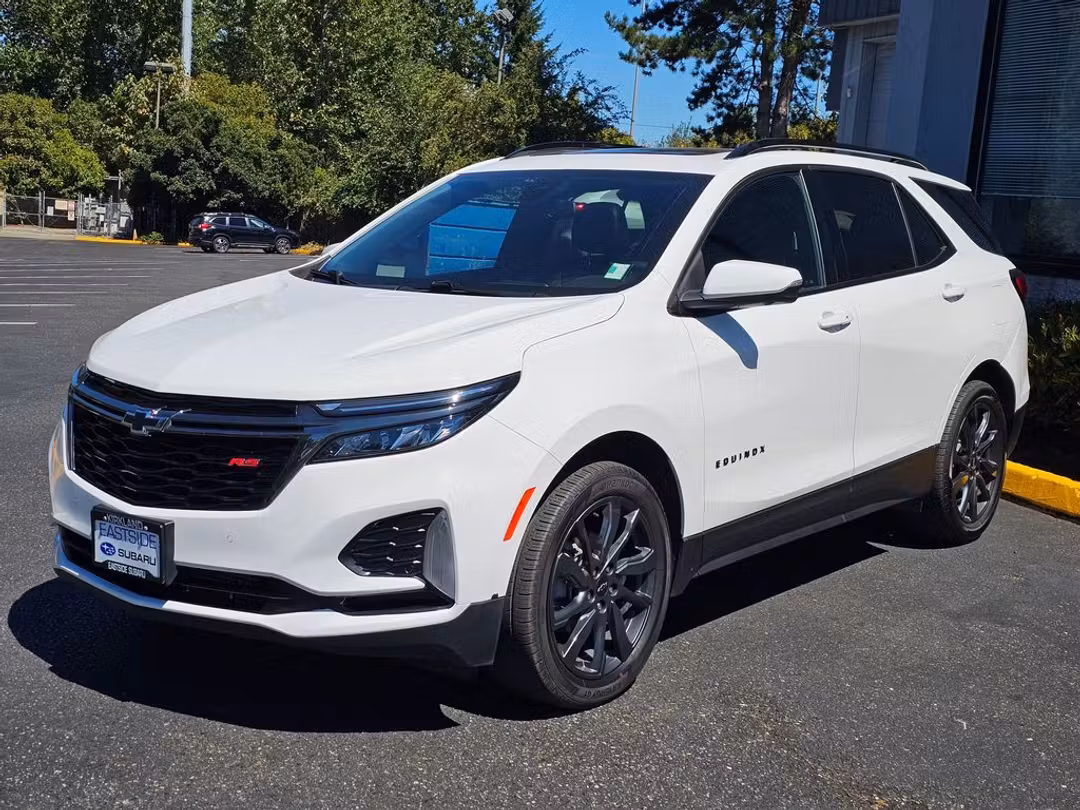 2023 Chevrolet Equinox RS - Image 3
