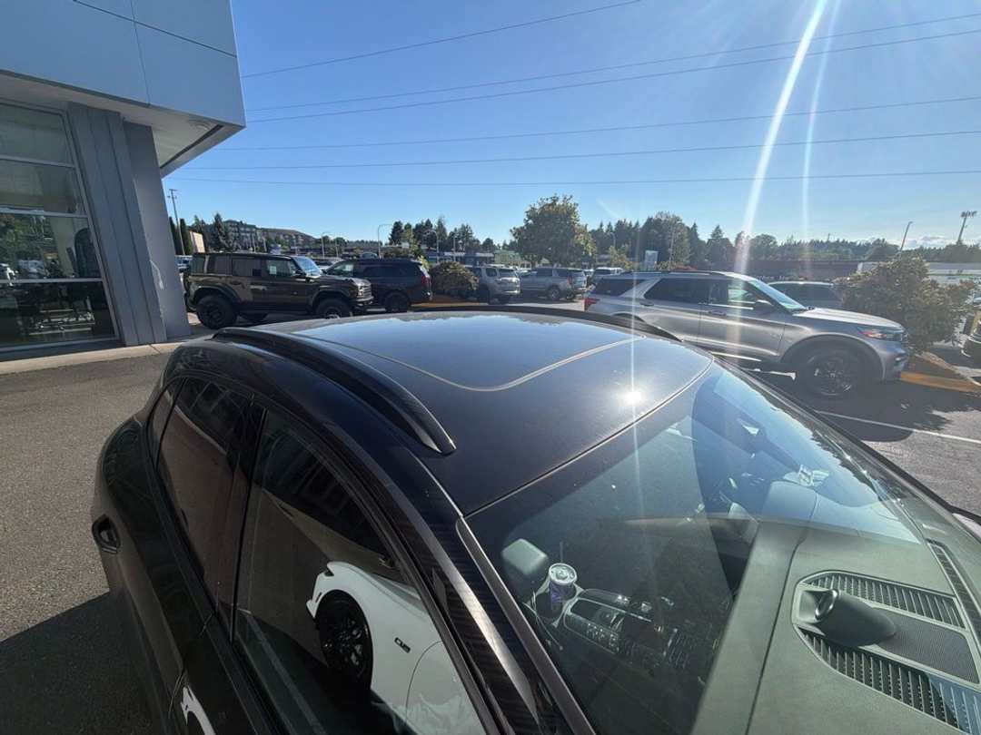 2018 Porsche Macan Base - Image 3
