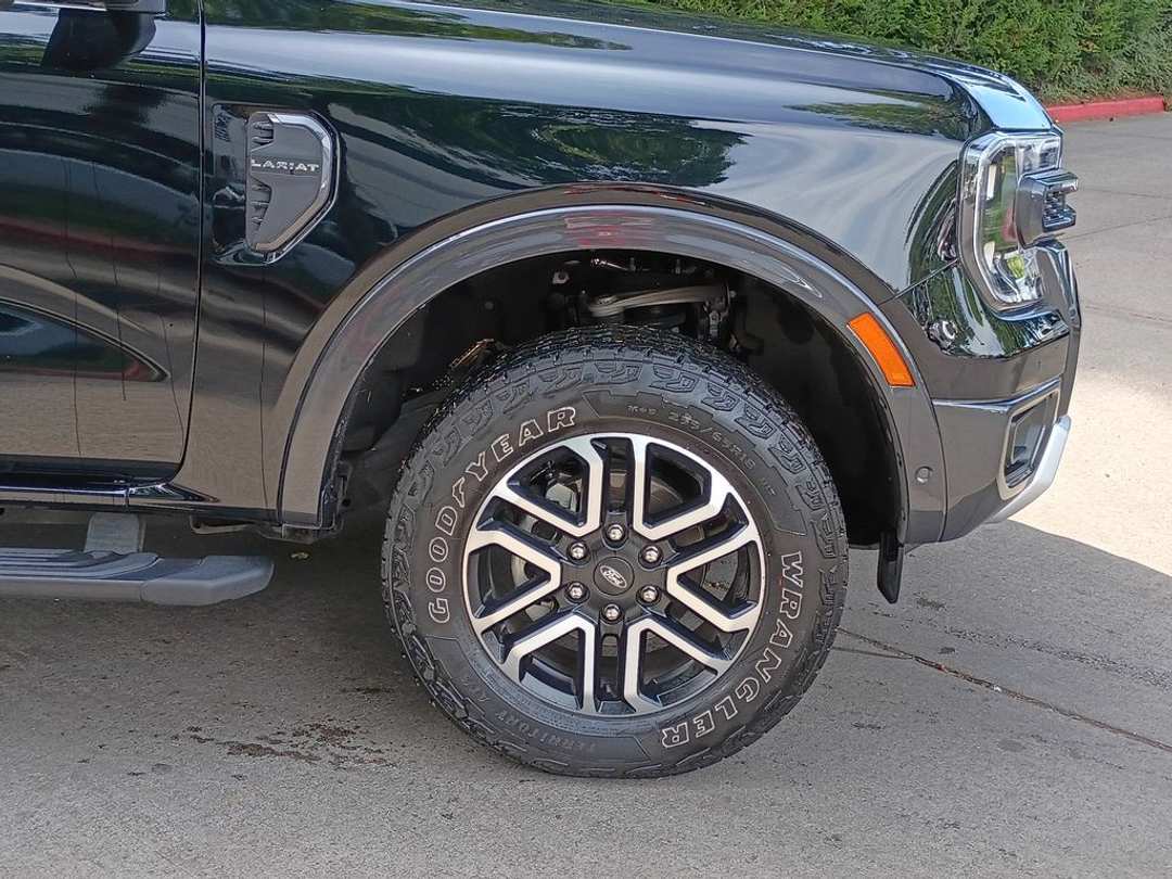 2024 Ford Ranger Lariat - Image 2