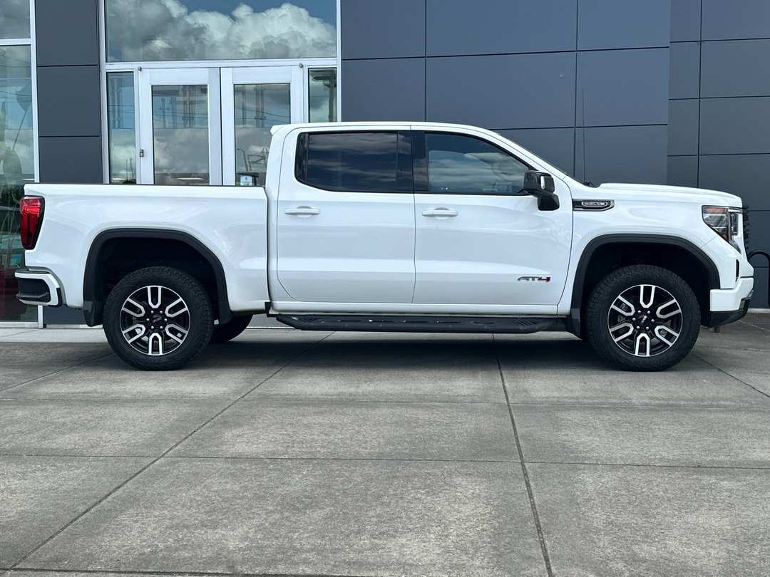 2022 GMC Sierra 1500 AT4 - Image 2