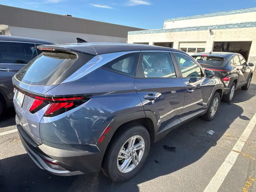 2025 Hyundai Tucson SE - Image 3