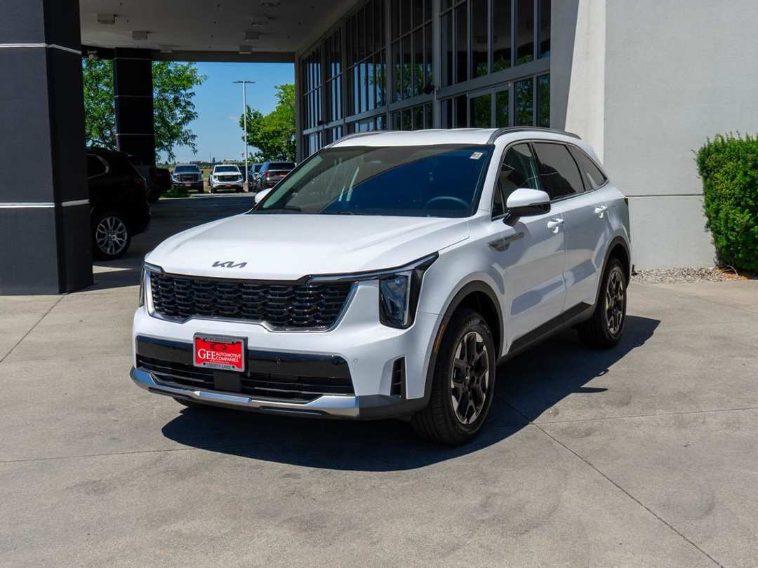 2026 Kia Sorento S - Image 3