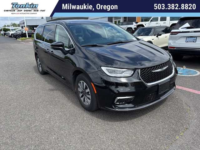 2023 Chrysler Pacifica Hybrid Touring L
