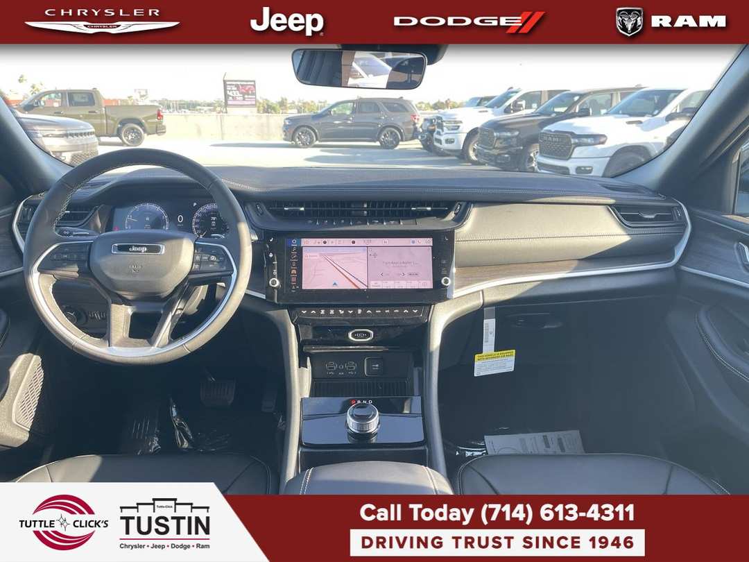 2027 Jeep Grand Cherokee Limited - Image 2