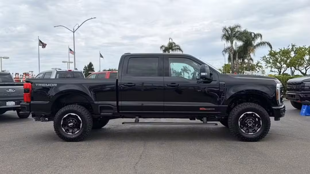 2026 Ford F-250Sd Platinum - Image 2