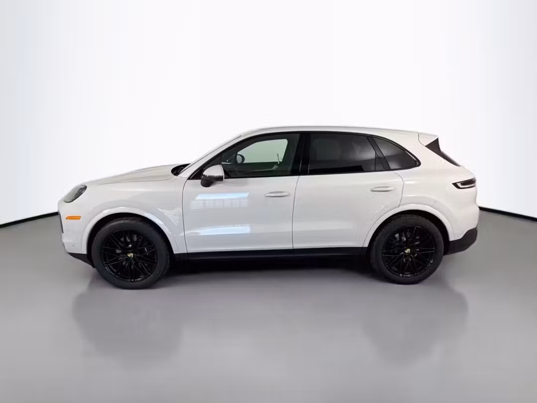 2025 Porsche Cayenne - Image 2