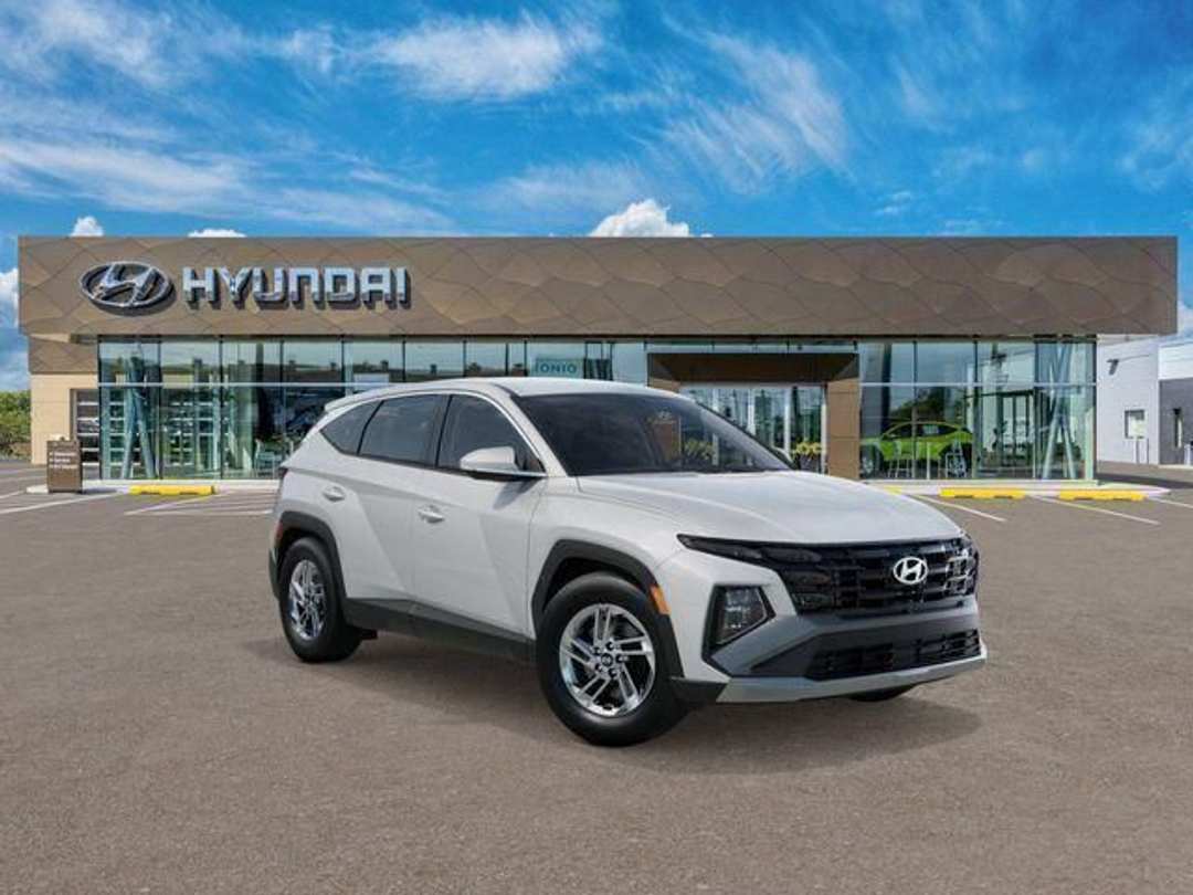 2026 Hyundai Tucson SE - Image 2