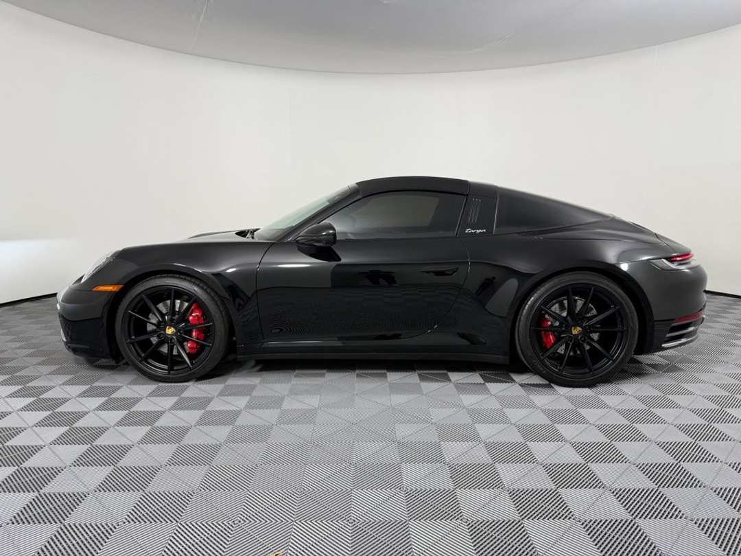 2024 Porsche 911 - Image 2