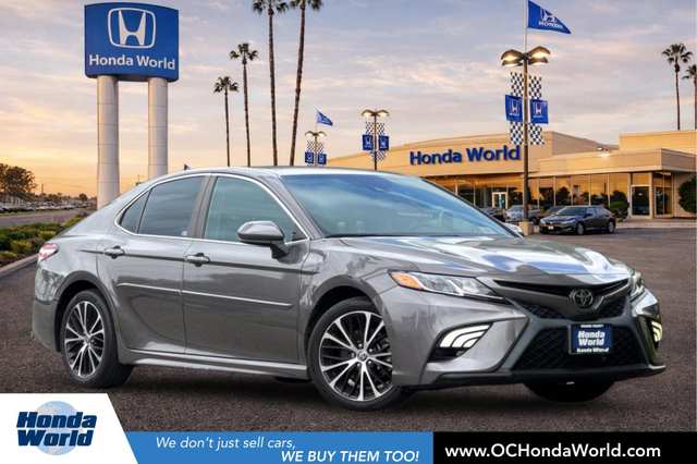 2020 Toyota Camry SE