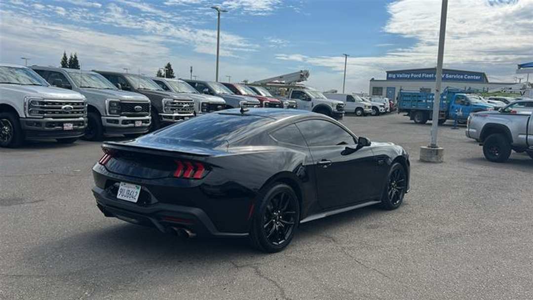 2025 Ford Mustang GT Premium - Image 3