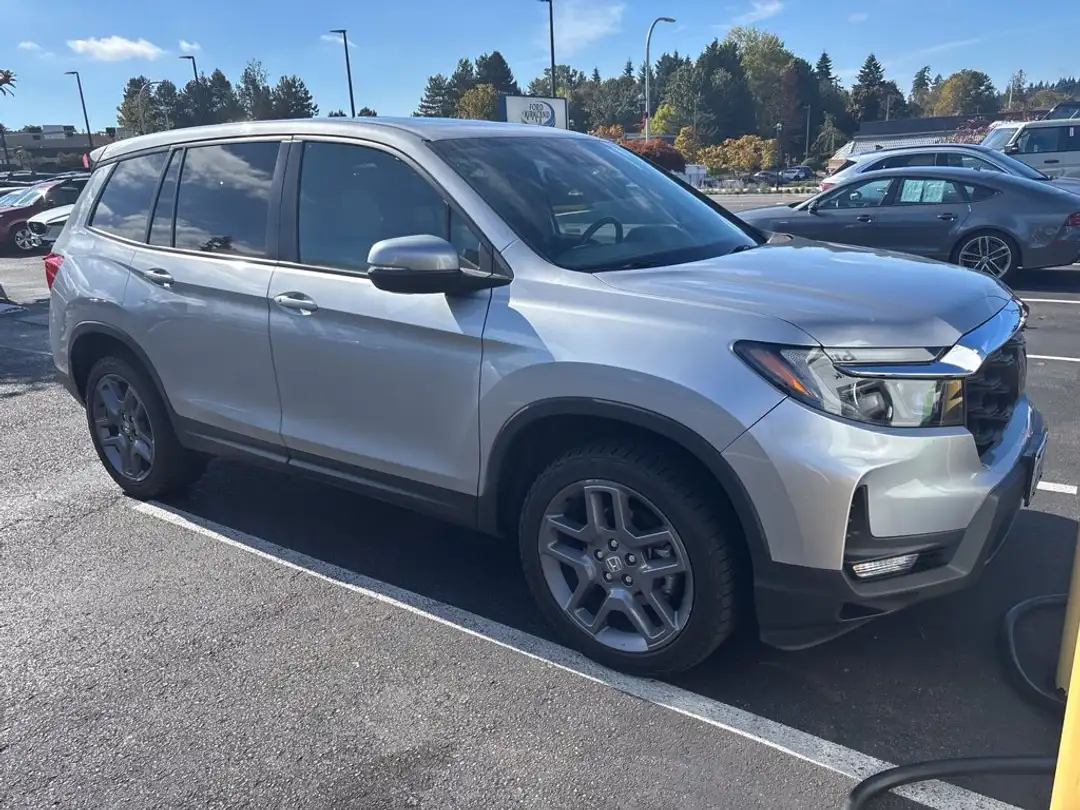 2023 Honda Passport EXL - Image 2