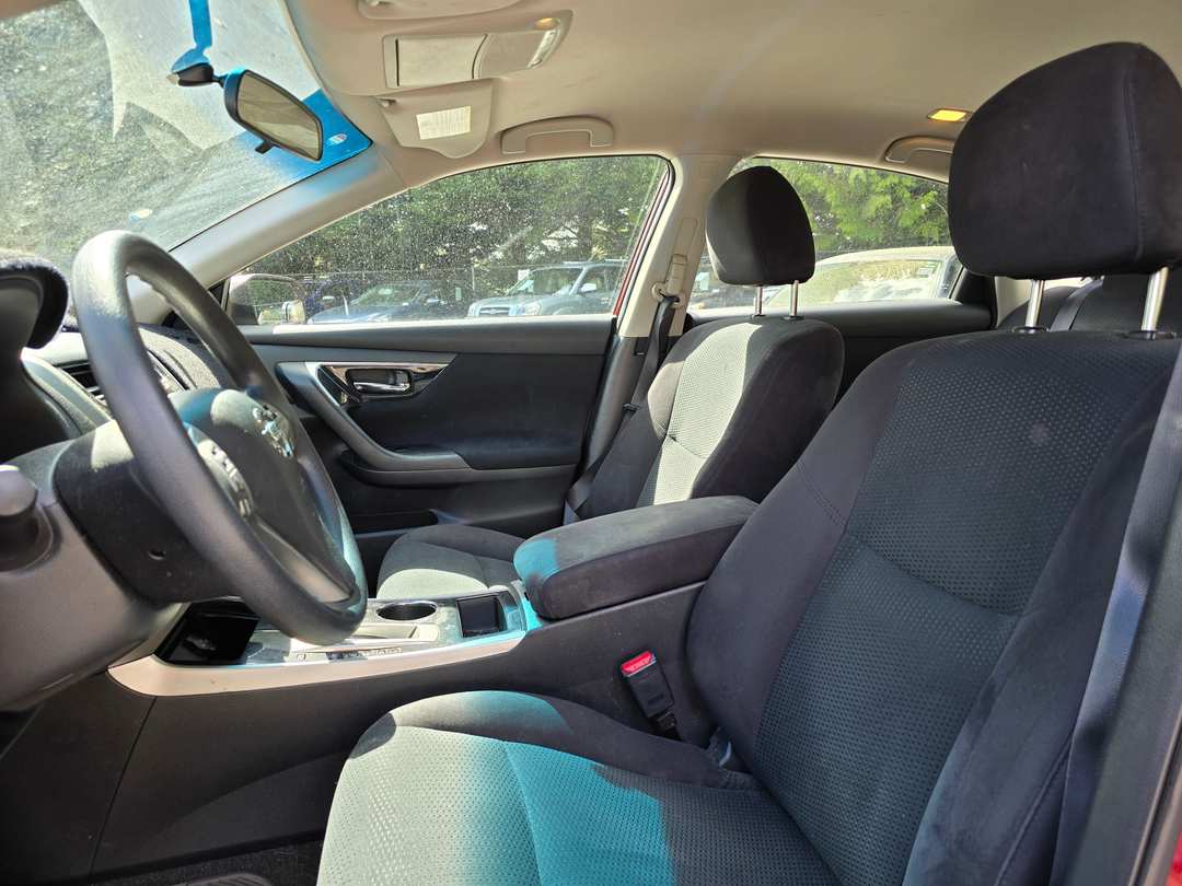 2014 Nissan Altima 2.5 S - Image 2