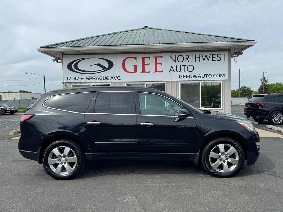 2014 Chevrolet Traverse LTZ - Image 2