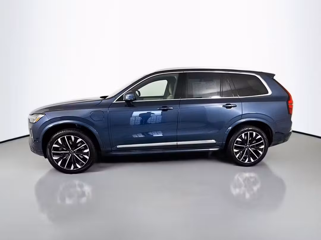 2026 Volvo Xc90 Plug-In Hybrid T8 Plus - Image 2