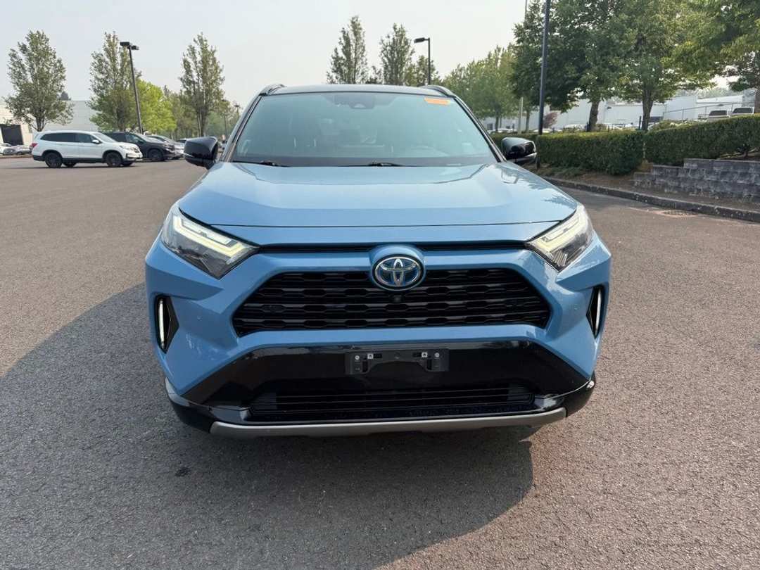 2022 Toyota Rav4 Hybrid XSE - Image 2