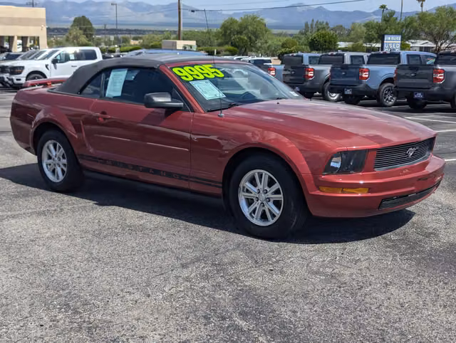 2007 Ford Mustang Deluxe