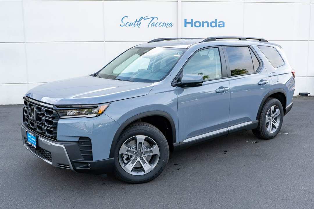 2026 Honda Pilot EXL w/Black Emblem & Pet Package - Image 2