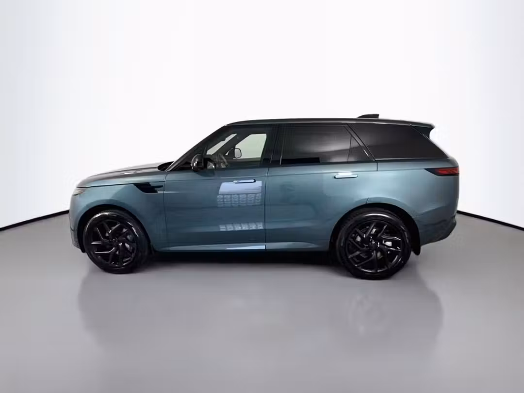 2026 Land Rover Range Rover Sport Dynamic SE - Image 2