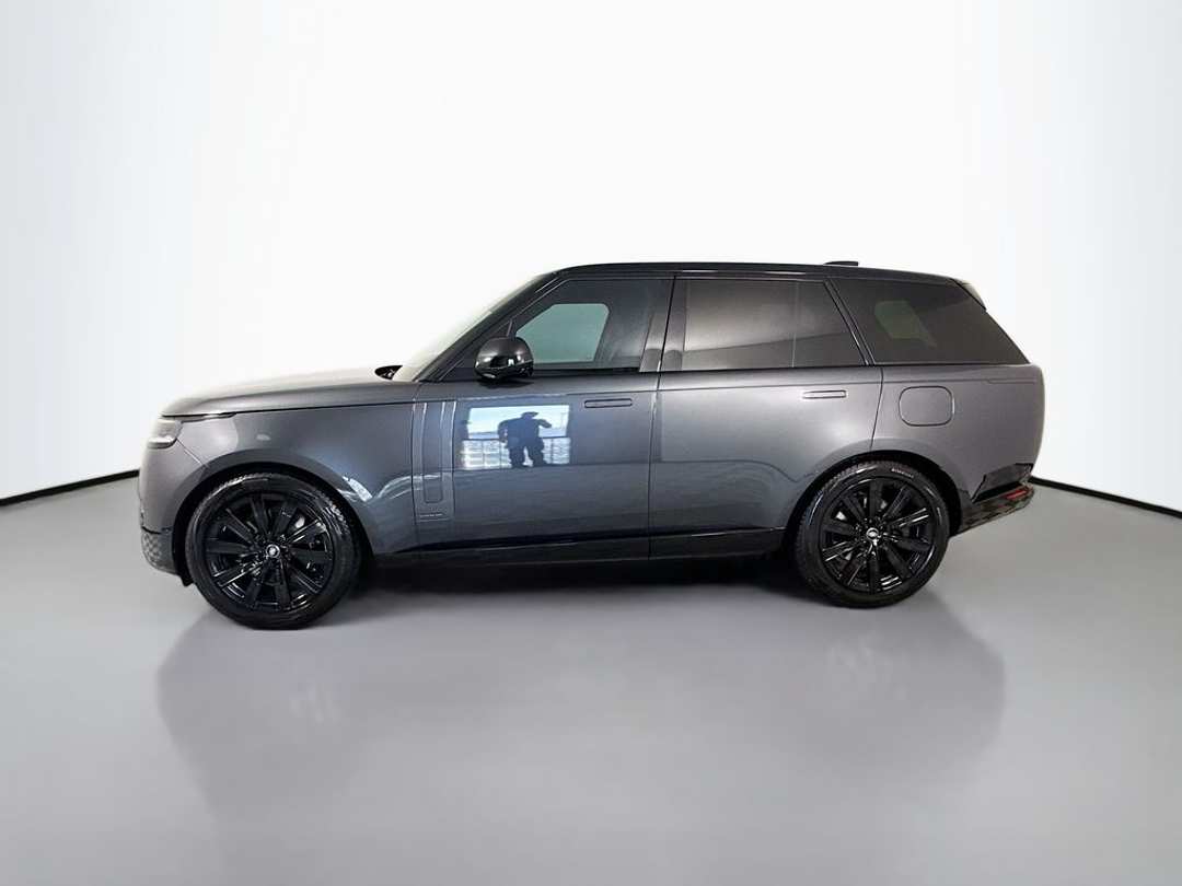 2025 Land Rover Range Rover Plug-In Hybrid Autobiography - Image 2