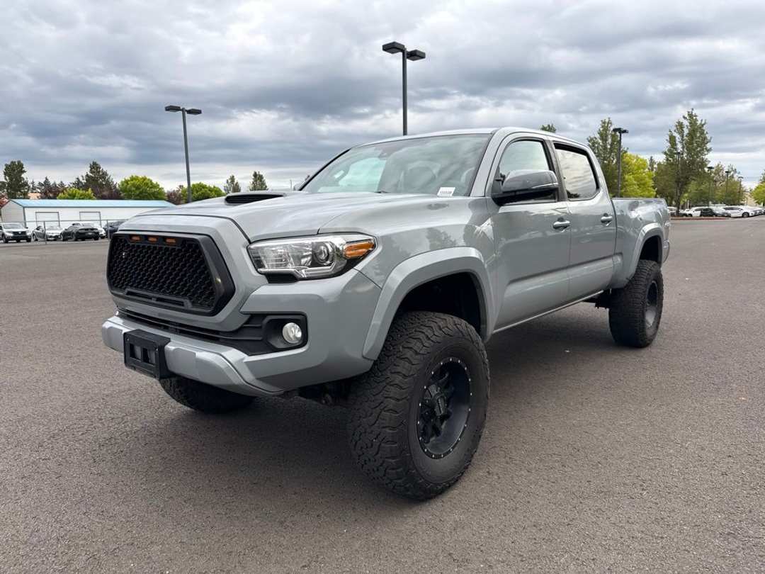 2020 Toyota Tacoma TRD Sport - Image 3