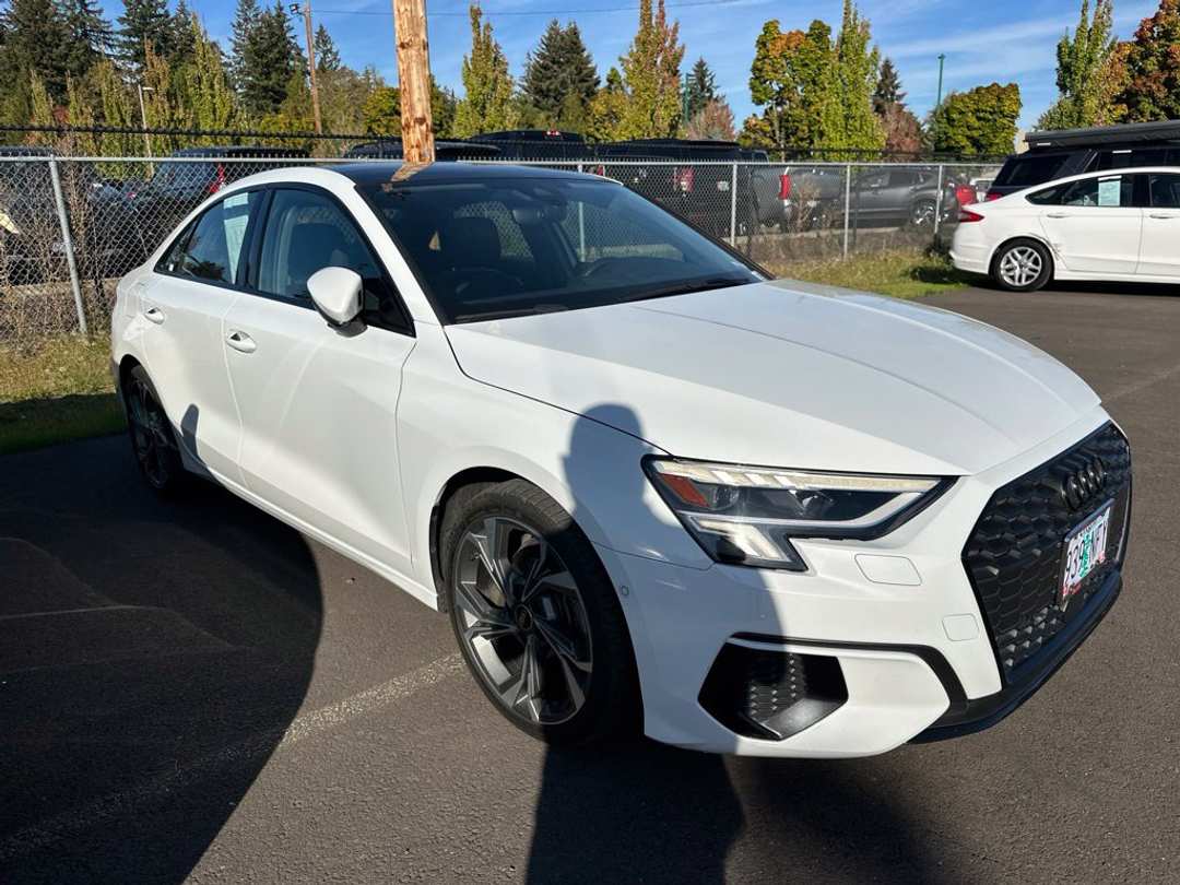 2022 Audi A3 40 Premium Plus - Image 3