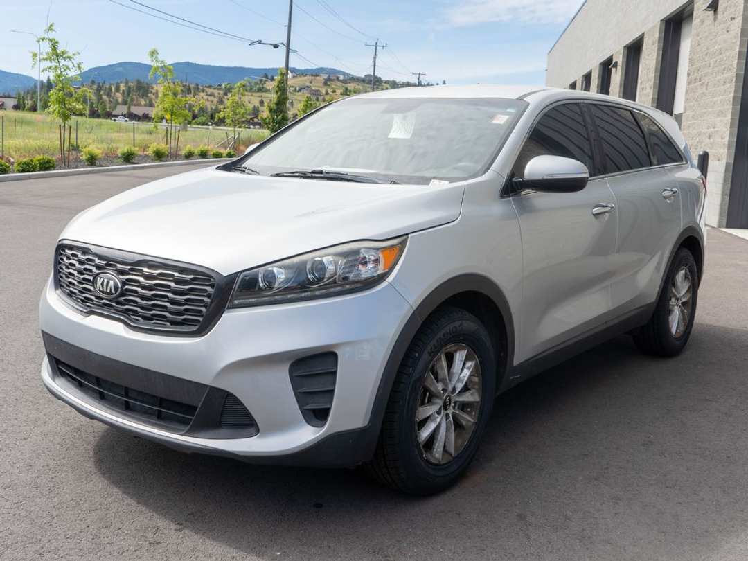 2019 Kia Sorento L - Image 3