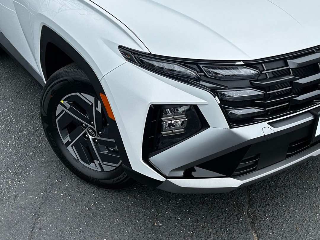 2026 Hyundai Tucson Hybrid Blue SE - Image 2
