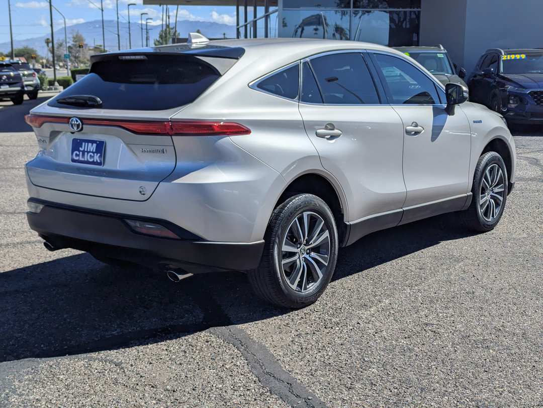 2021 Toyota Venza LE - Image 2