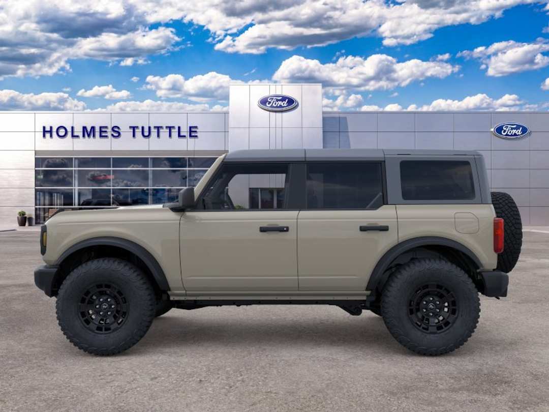 2026 Ford Bronco Base - Image 3