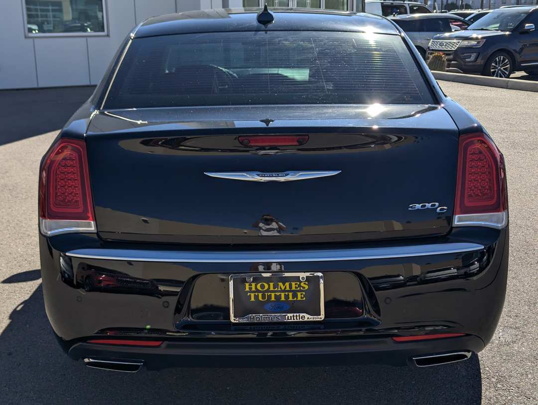 2017 Chrysler 300 300C Platinum - Image 3