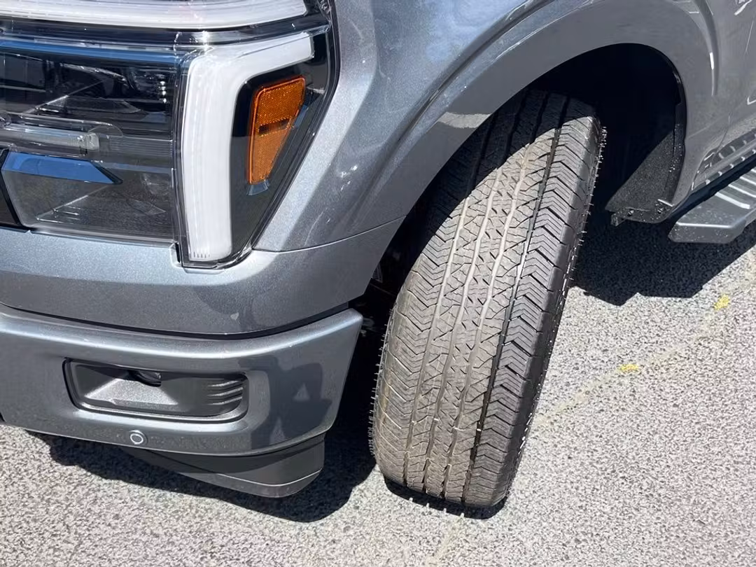 2026 Ford F-150 Lariat - Image 3