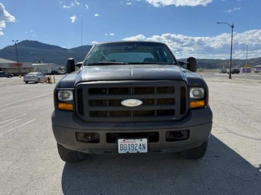 2006 Ford F-250Sd - Image 2