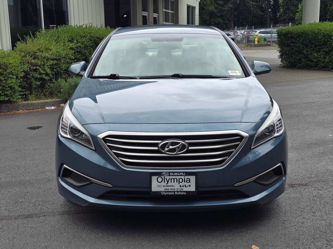 2016 Hyundai Sonata SE - Image 2