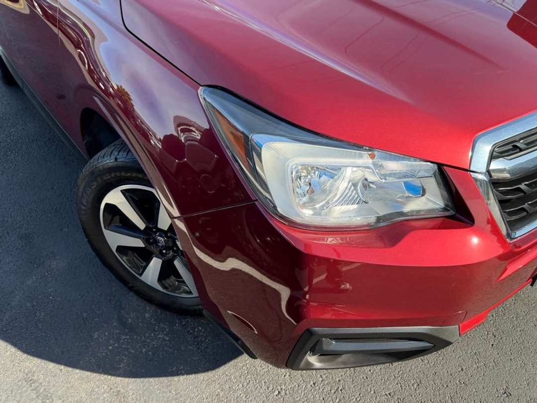 2017 Subaru Forester 2.5i - Image 2