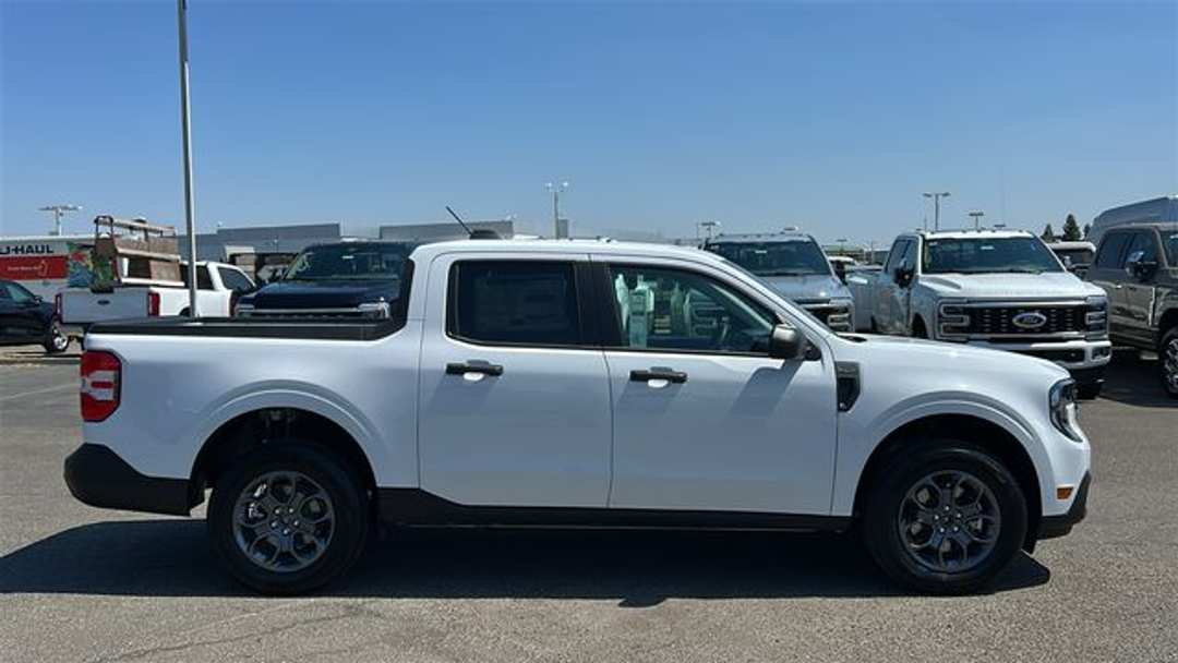 2026 Ford Maverick XLT - Image 2