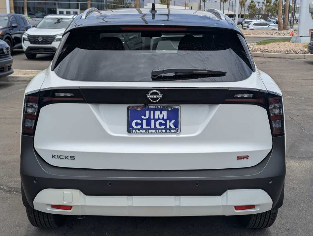 2026 Nissan Kicks SR - Image 3