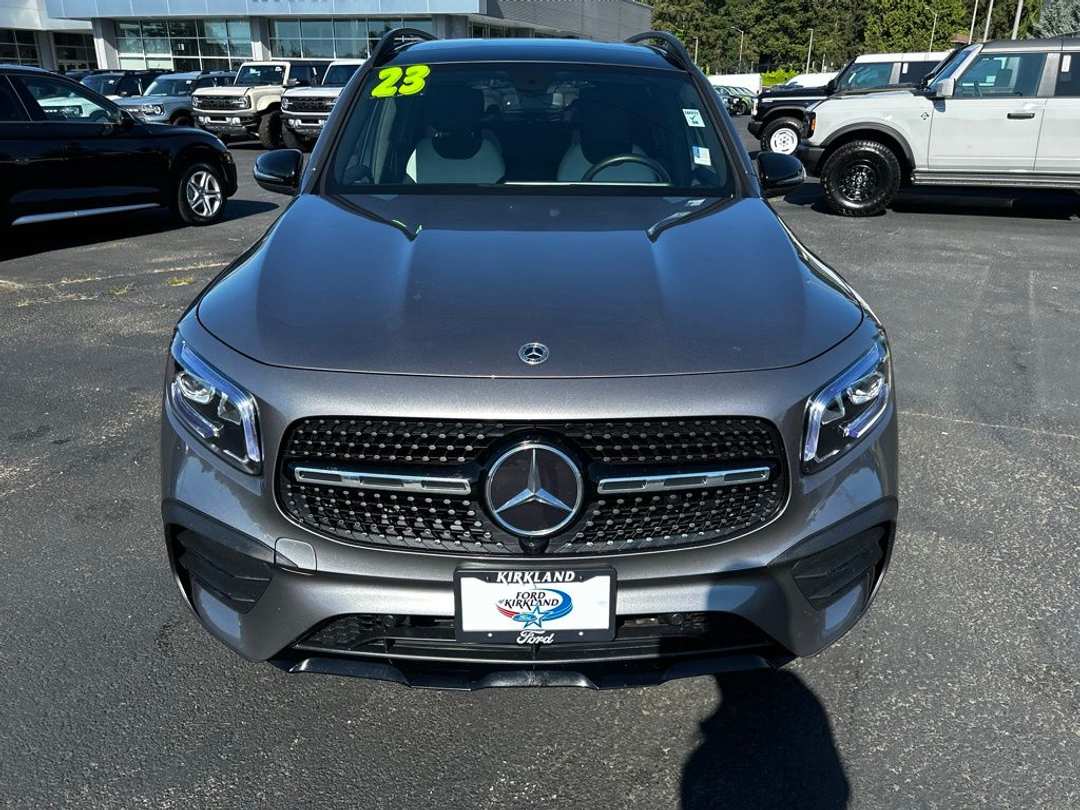 2023 Mercedes-Benz GLB GLB 250 - Image 3