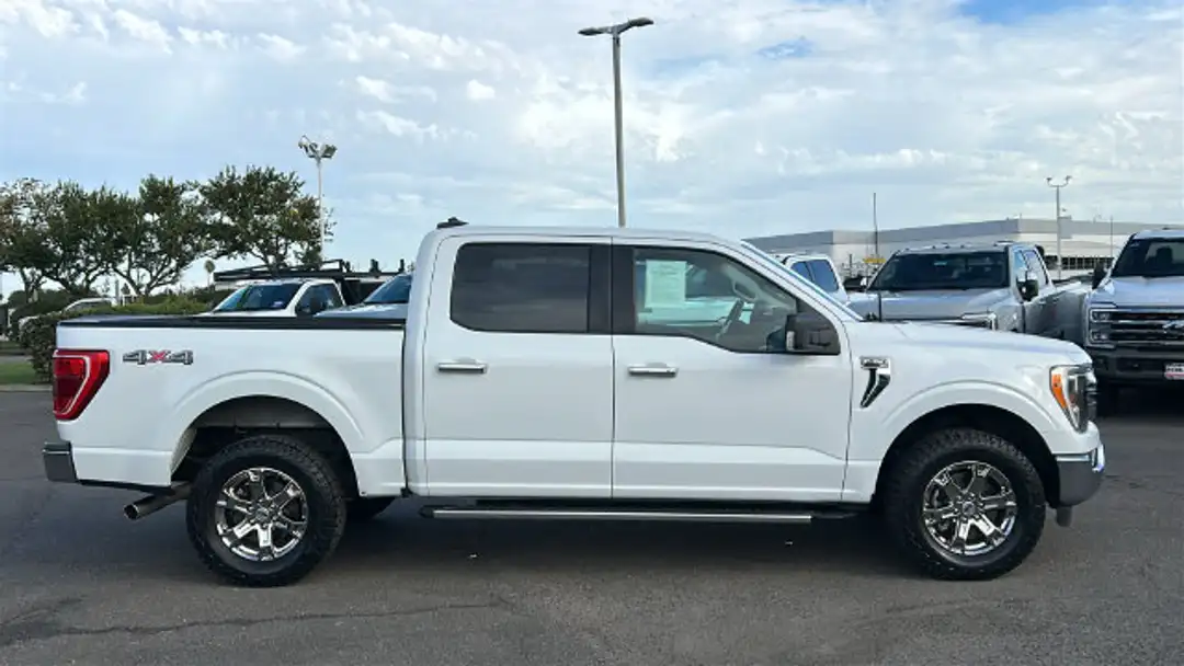 2022 Ford F-150 XLT - Image 2