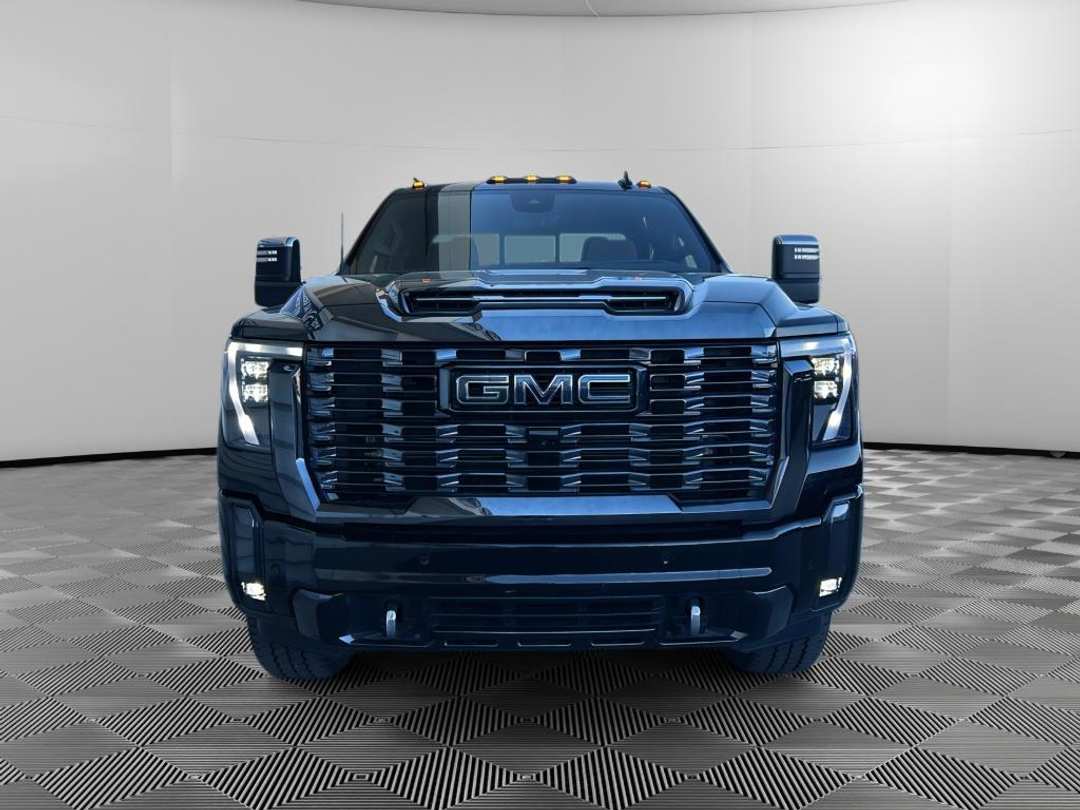 2024 GMC Sierra Denali Ultimate - Image 2