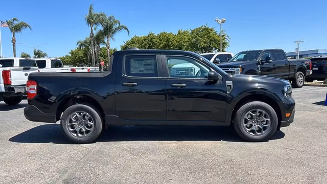 2026 Ford Maverick XLT - Image 2
