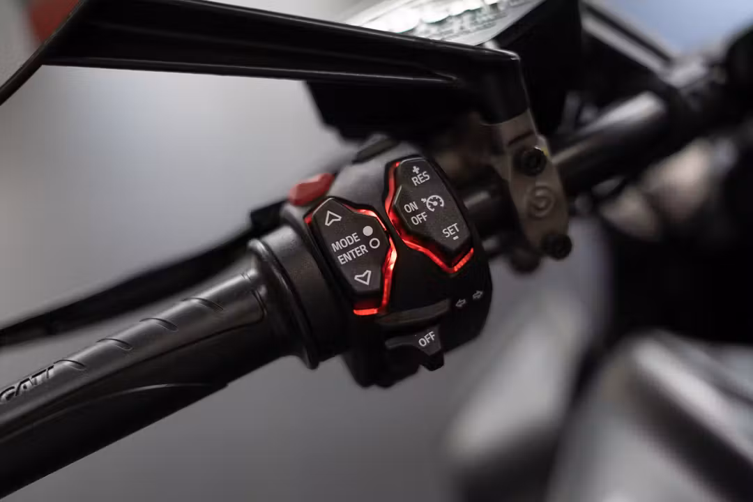 2026 Ducati Diavel V4 - Image 3