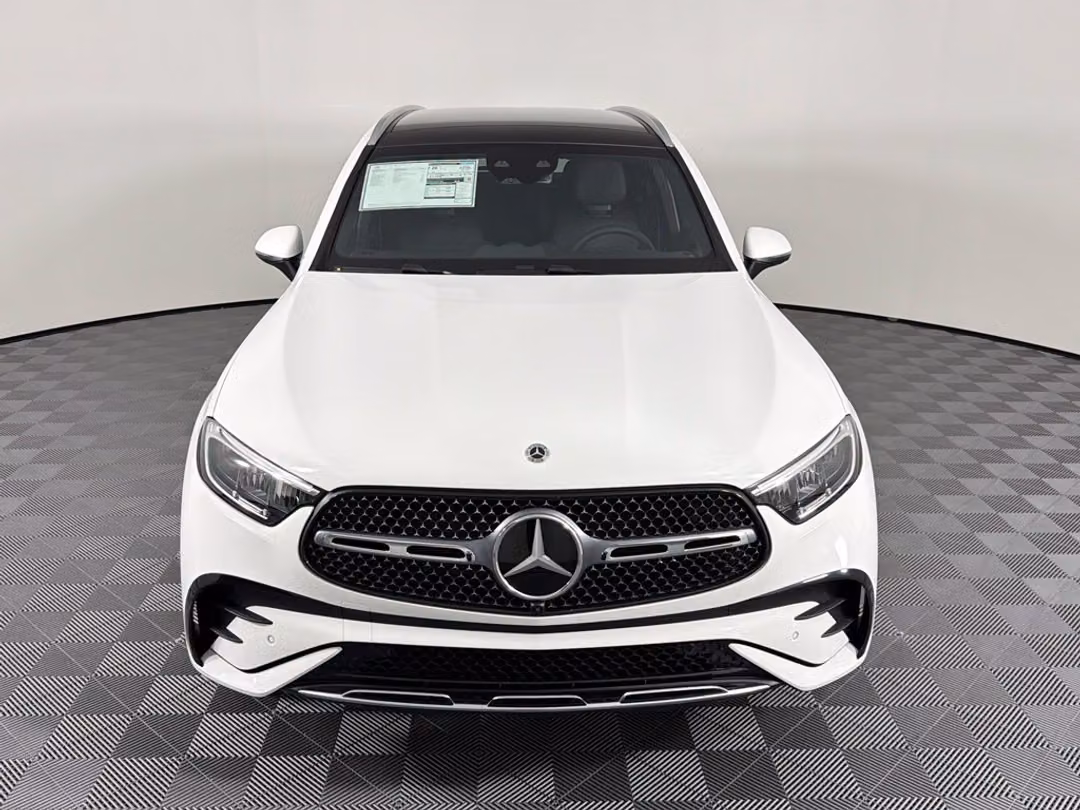2027 Mercedes-Benz GLC 300 - Image 3