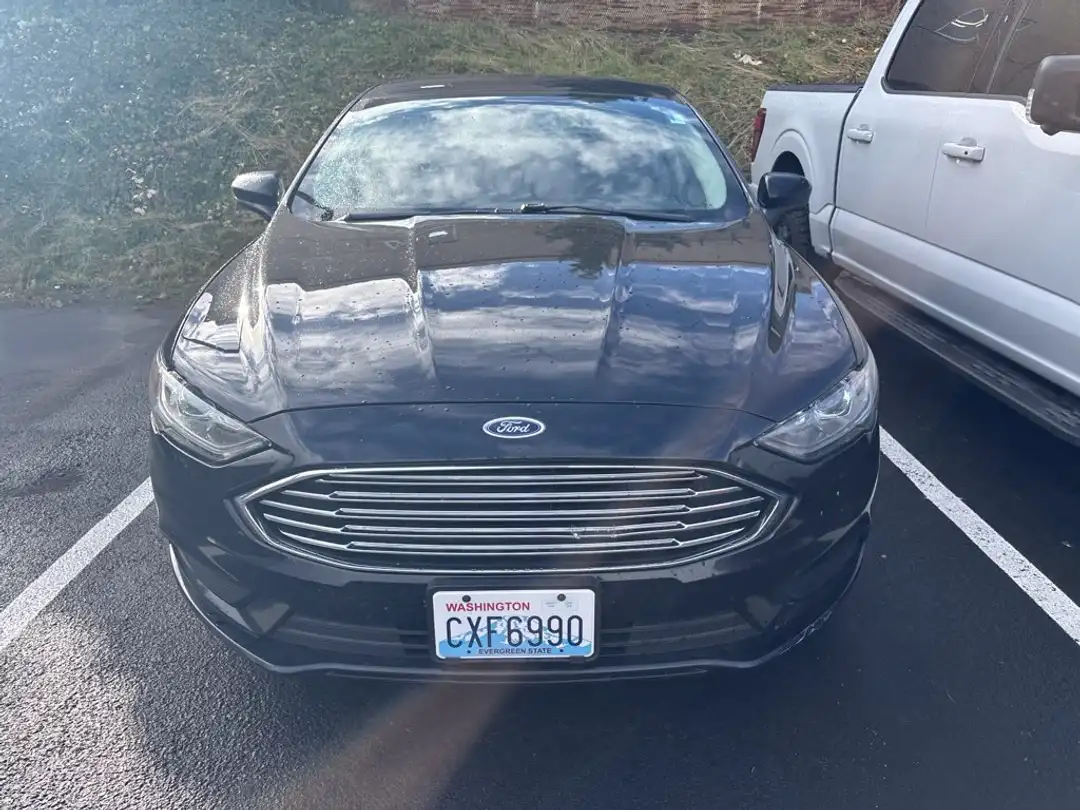 2017 Ford Fusion SE - Image 2