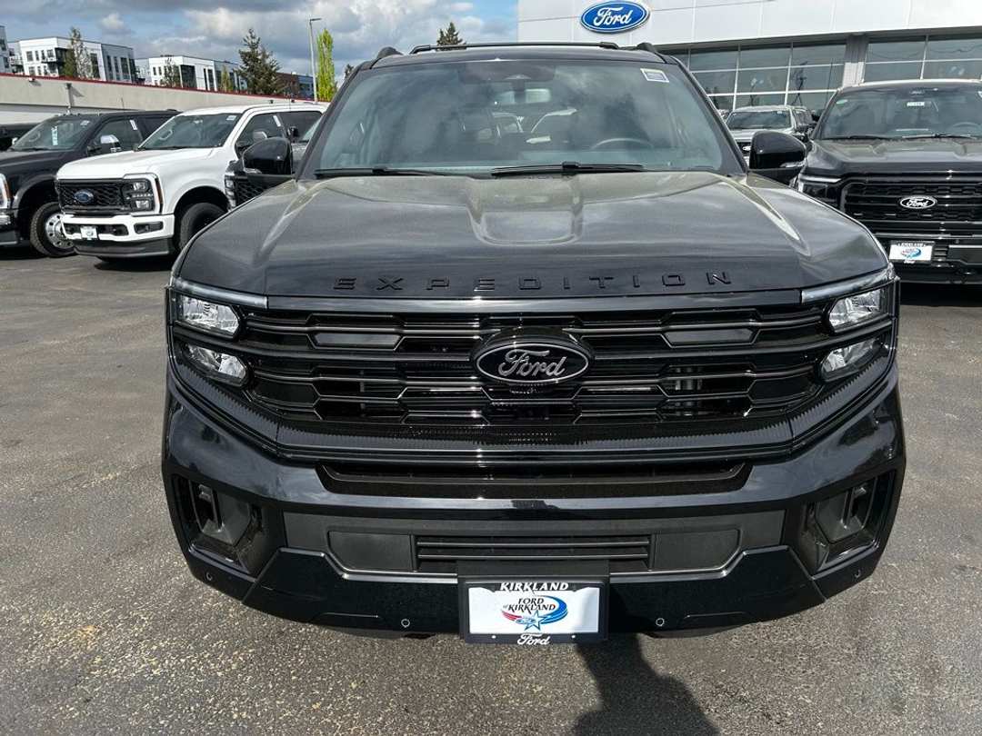 2026 Ford Expedition Platinum - Image 3