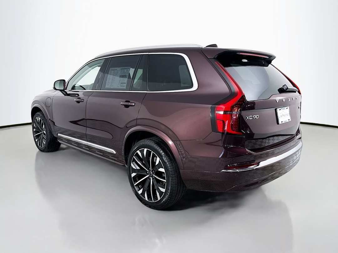 2026 Volvo Xc90 Plug-In Hybrid T8 Plus - Image 3