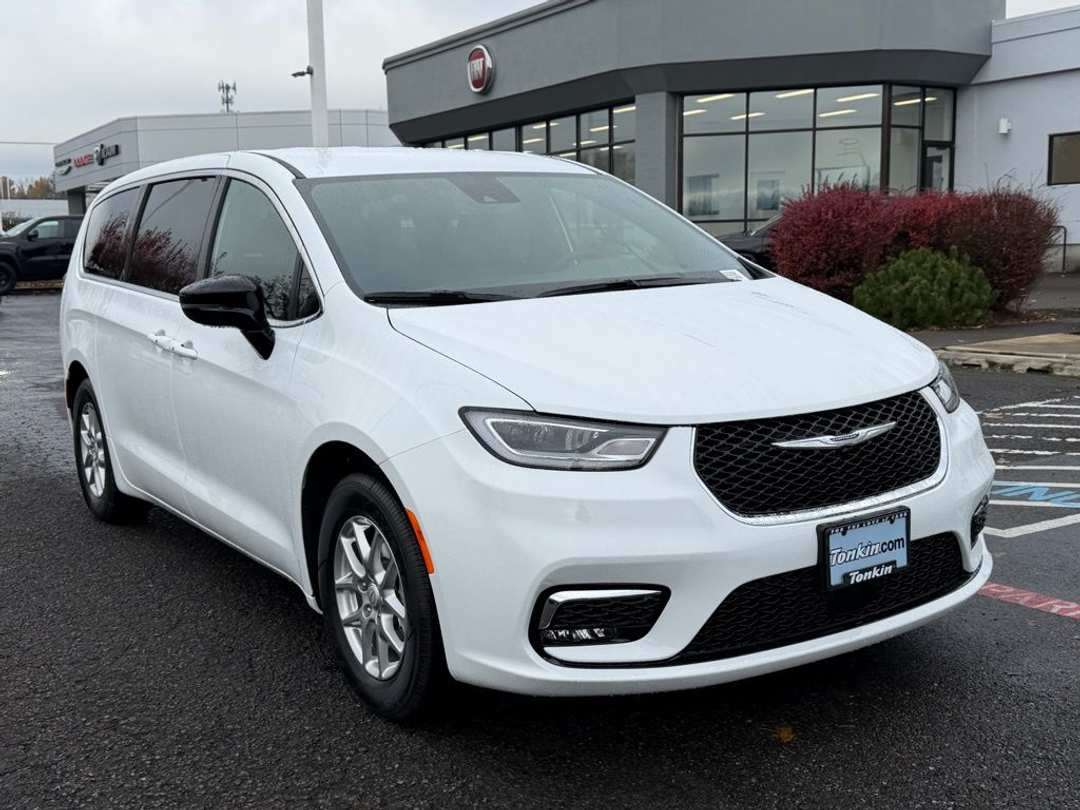 2026 Chrysler Pacifica Select - Image 2