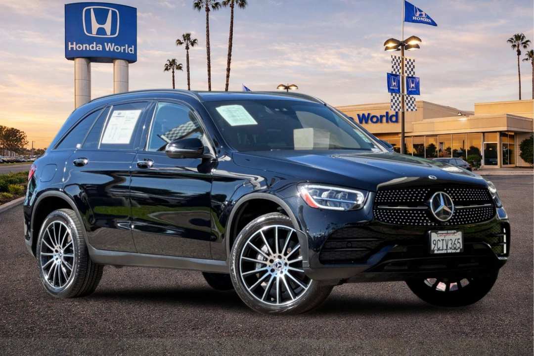 2022 Mercedes-Benz GLC GLC 300 - Image 2