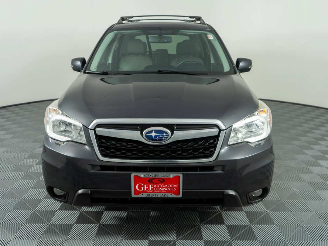 2016 Subaru Forester 2.5i Touring - Image 2