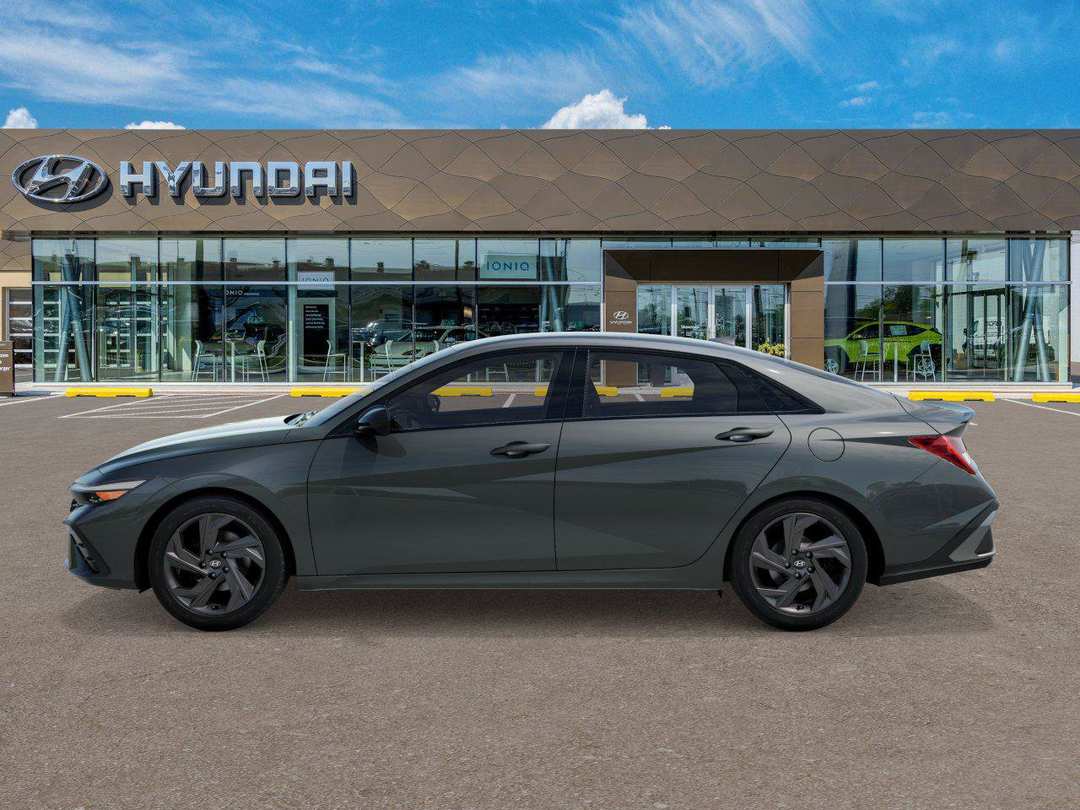 2026 Hyundai Elantra SEL Sport Plus - Image 3